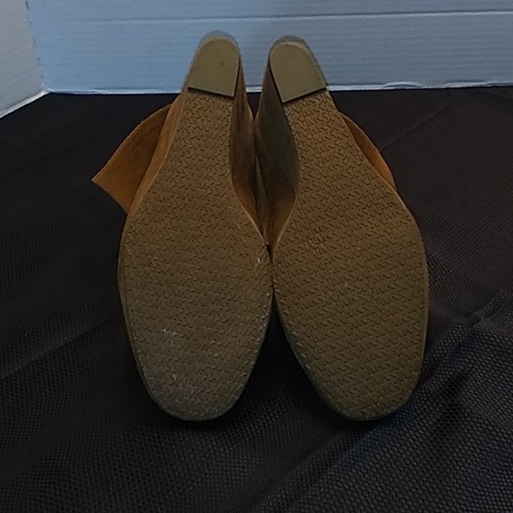 Michael Kors suade ankle boots. - Picture 7 of 9